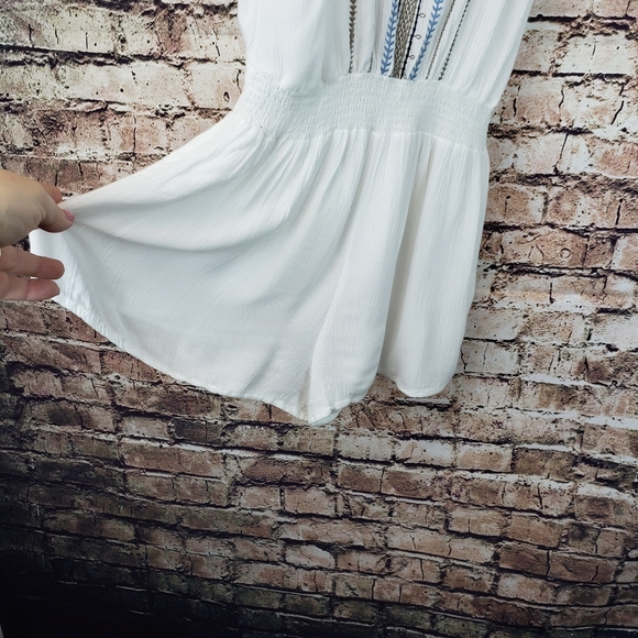 Subdued Romper - Picture 7 of 7